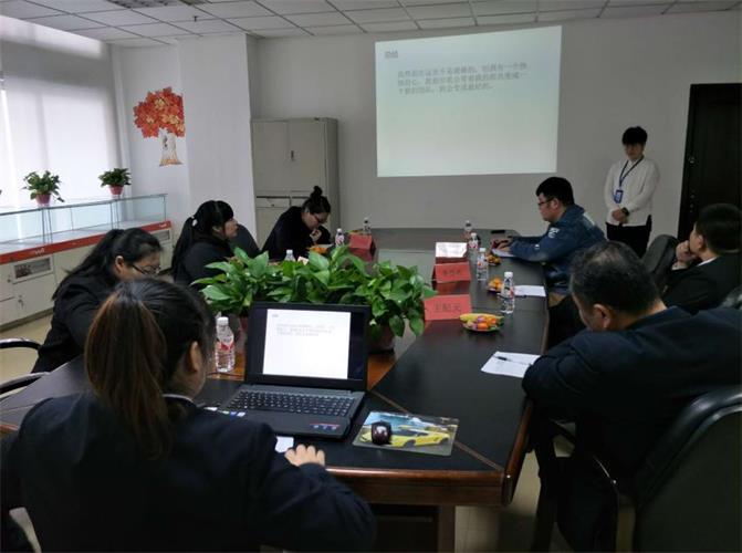 竞聘现场.jpg 竞聘现场.jpg