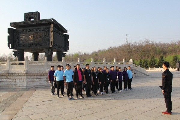 ĥ������������ְҵ��������28��Ӣ��EMBA����ѵ�˶�����